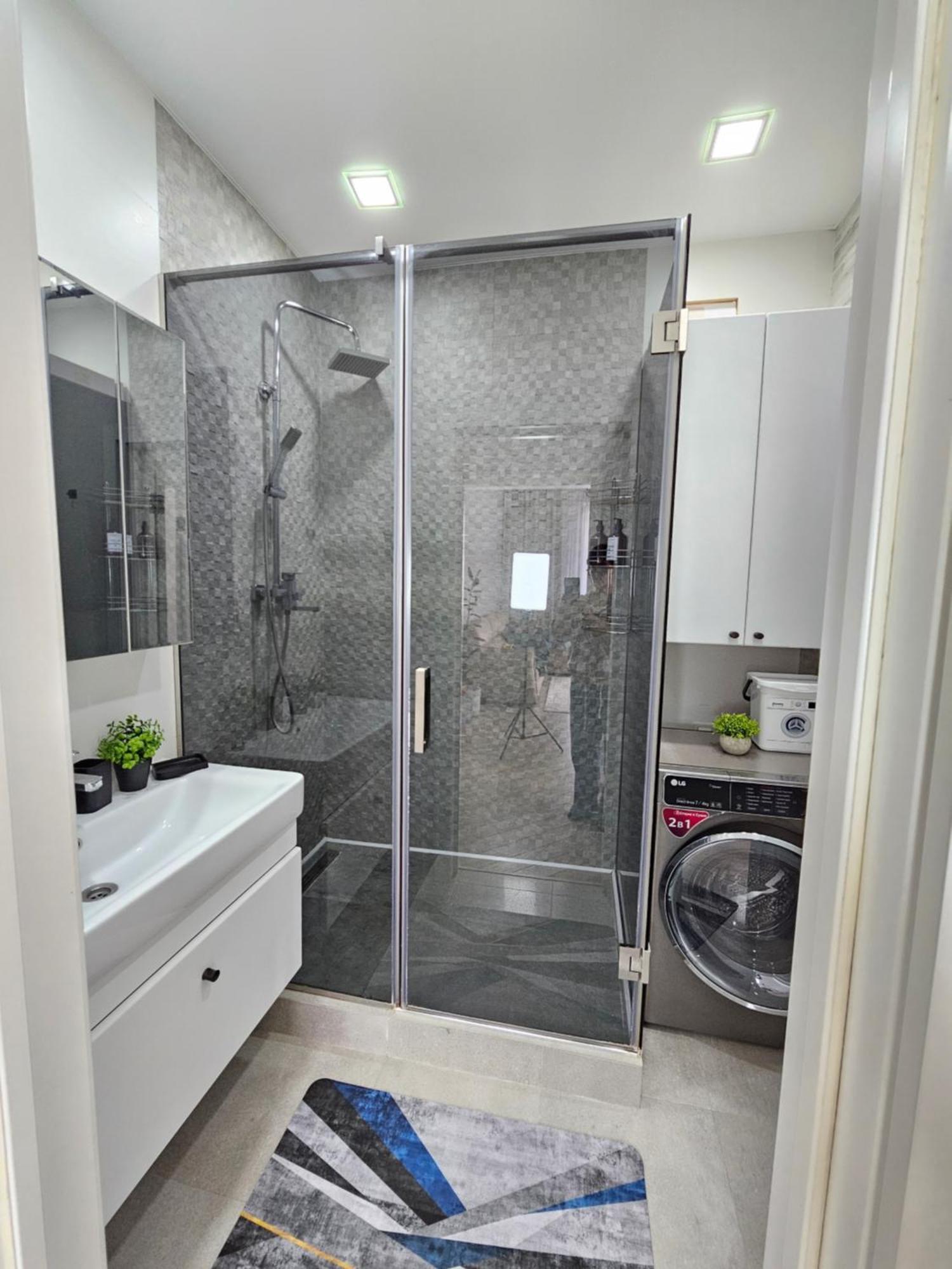 3 Room Gagarin Park Residential Complex Near Mega Shopping Mall Αλμάτι Εξωτερικό φωτογραφία